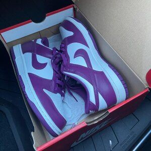 Retro Nike Dunk Low "White/Viotech" Men's 6.5 / Women's 8 (EUR39)